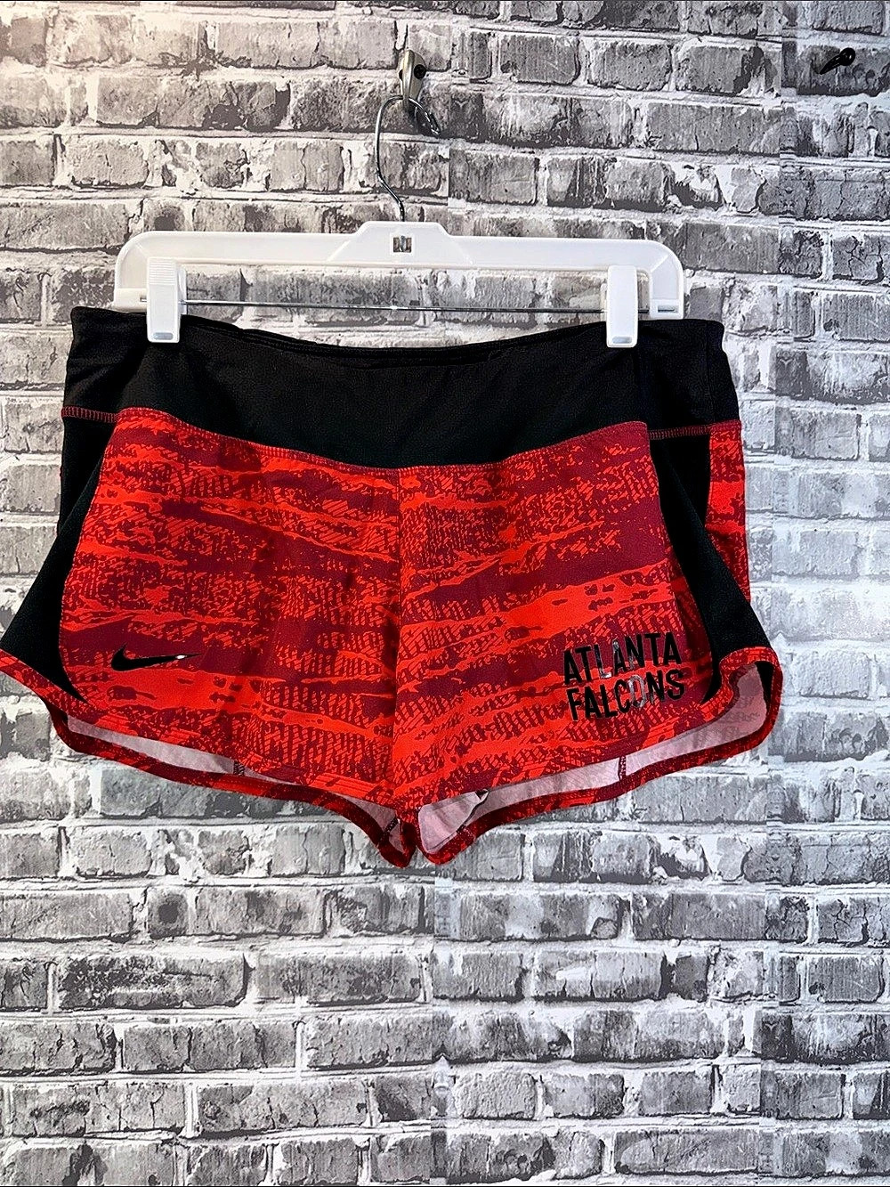 Nike Atlanta Falcons Dri-FIT Tempo Running Shorts Red & Black Large